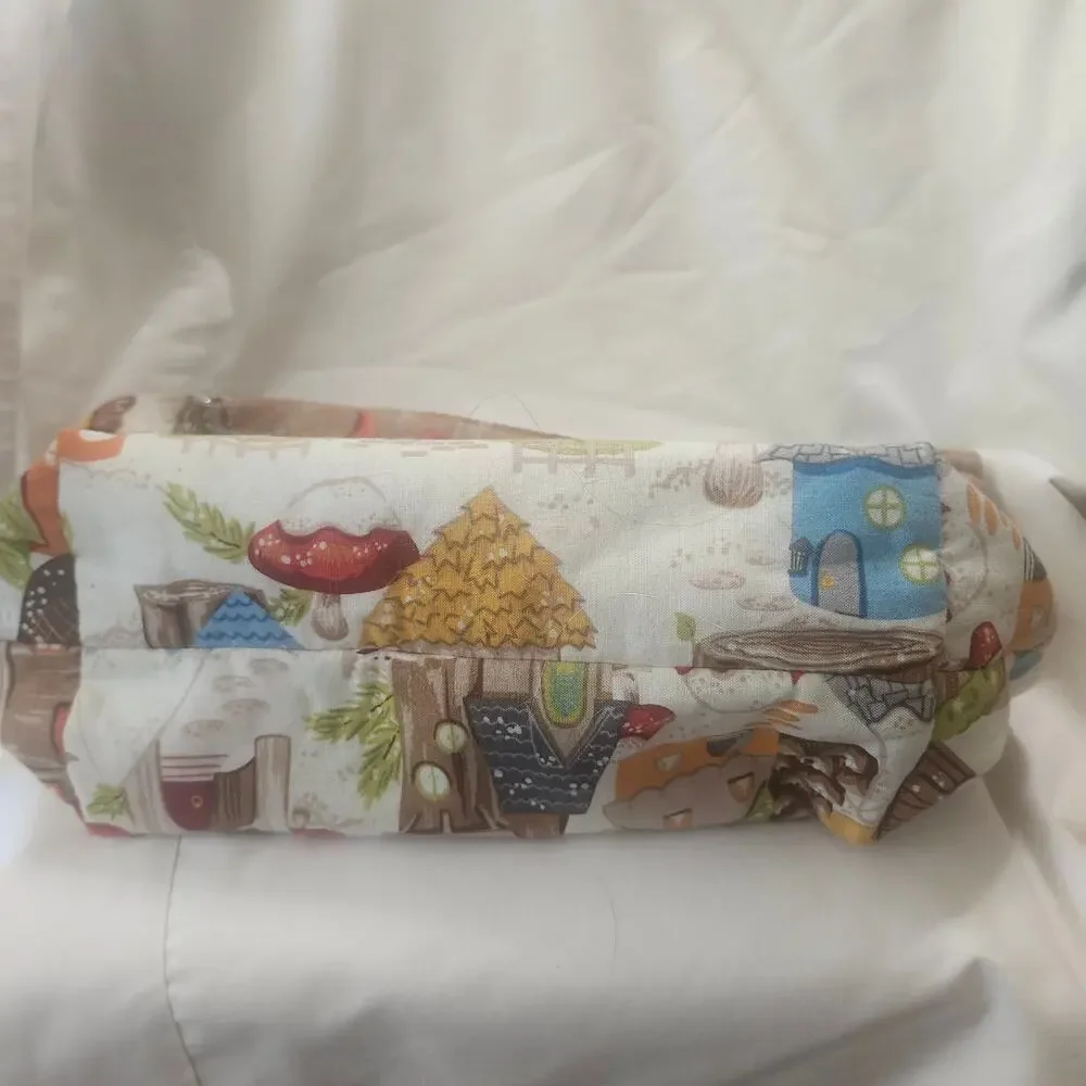 Gnome Project Bag 14x10x5 Zippered Hand Strap Flat Bottom Houses Pine Cones B35
